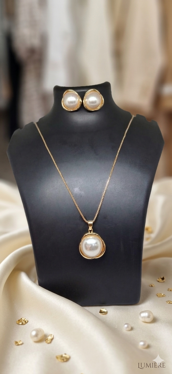 Elegant Gold-Plated Pearl Pendant Necklace and Earring Set