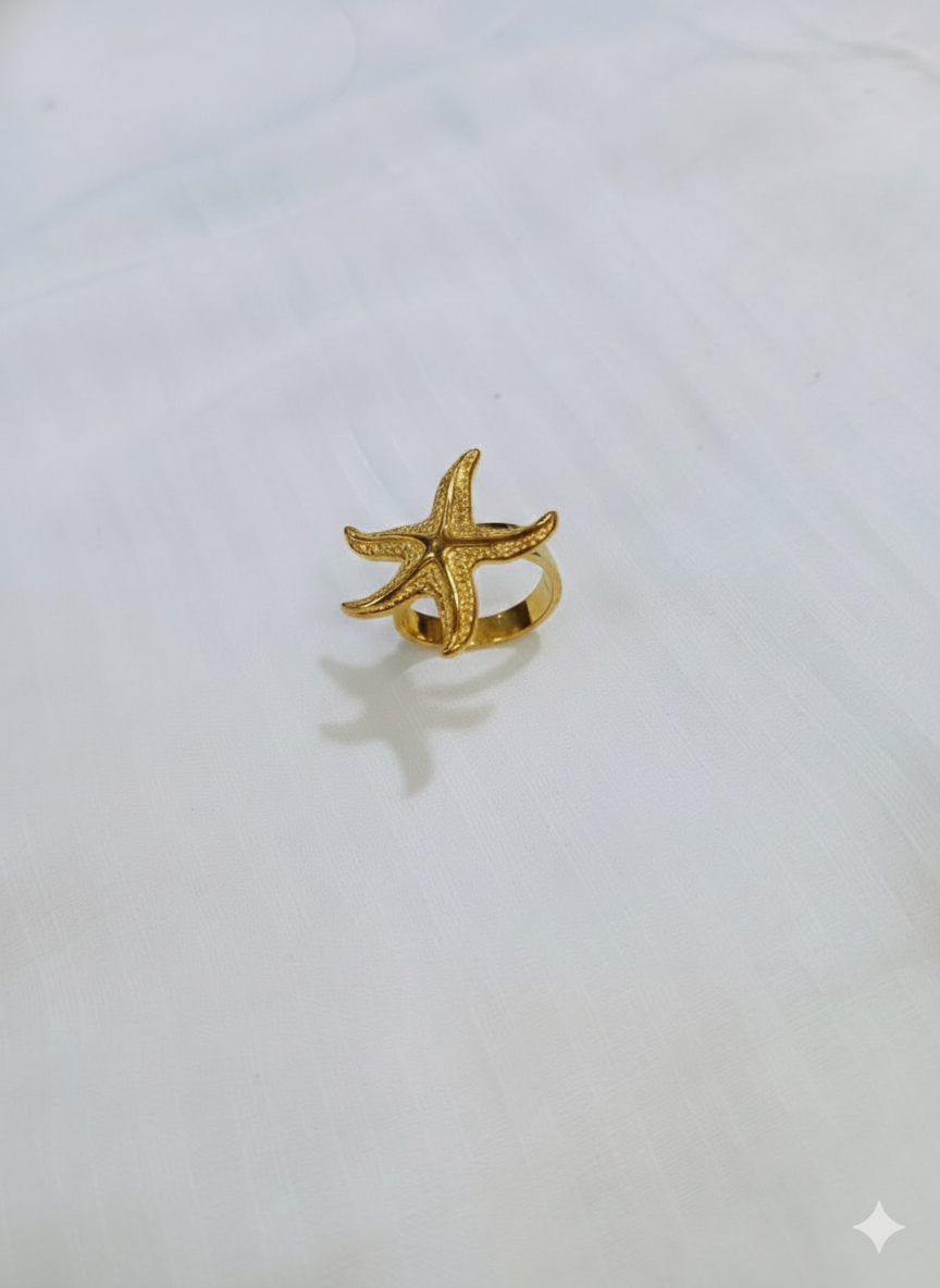 Gold Pavé Starfish Statement Ring - Sparkling Ocean Jewelry | SILVROSE