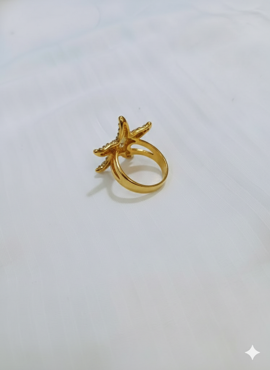 Gold Pavé Starfish Statement Ring - Sparkling Ocean Jewelry | SILVROSE